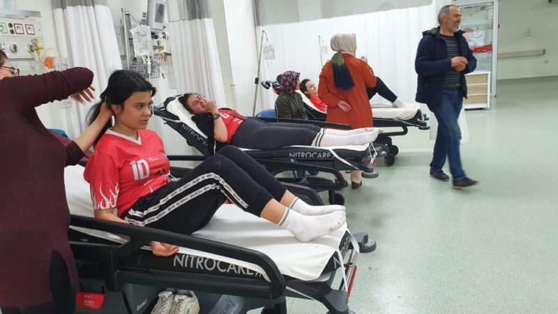 Bursa'nın Gemlik ilçesinde, çiğ köfte yedikten sonra rahatsızlanan 4 öğrenci