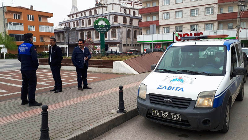 Osmangazi Belediyesi zabıta ekipleri, korona virüsü salgını nedeniyle 65 yaş