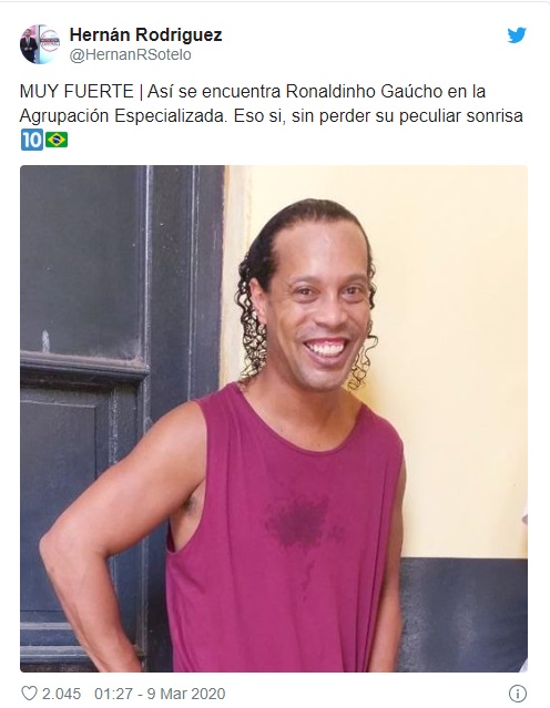 Cezaevinden ilk fotoğraf… Terlik ve atletle…