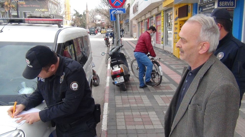 Bursa’da polis ve zabıta sokaktaki yaşlılar için denetimini arttırdı