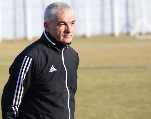 Çalımbay önerdi; Maçlar Antalya’da oynansın… Çalımbay önerdi; Maçlar Antalya’da oynansın…