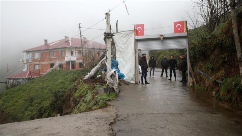 İstanbul'daki iş yerlerini geçici süreyle kapatarak memleketleri Rize'ye dönen Zeynel