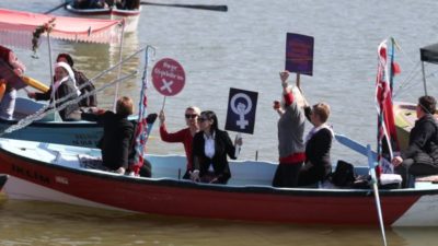 Bursalı kadınlar; Sandala binerek eylem yaptılar…