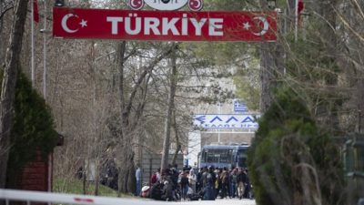 Avrupa’ya açılan sınır kapıları kapatıldı