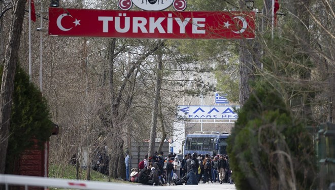 Avrupa’ya açılan sınır kapıları kapatıldı