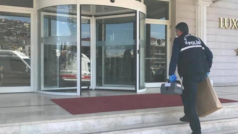 Otel odasında korkunç ölüm