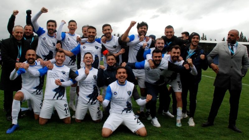 Türkiye liglerinin en erken şampiyonu… Bursa ekibi artık 2.Lig’de… TFF 3.Lig 3. Grup erteleme maçında Pazarspor-Malatya Yeşilyurt maçı 1-1