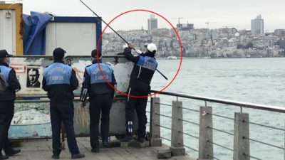 Gizli gizli balık tutarken yakalandı