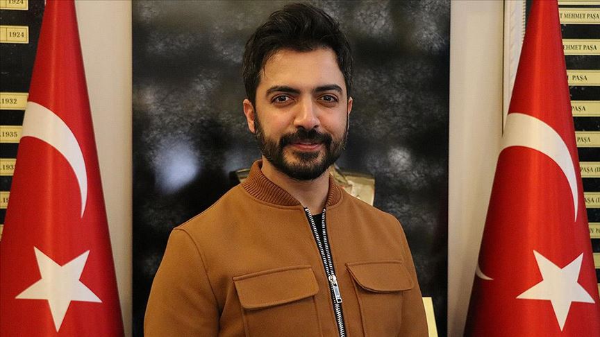 Sanatçı Yusuf Güney’in Mehmetçik hassasiyeti