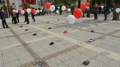 23 Nisan töreninde öğrencileri, 100 çift ayakkabı temsil etti