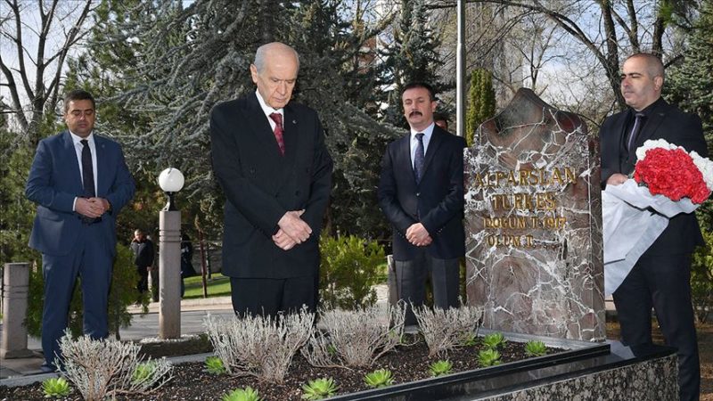 MHP Genel Başkanı Devlet Bahçeli, vefatının 23. yılı dolayısıyla partisinin