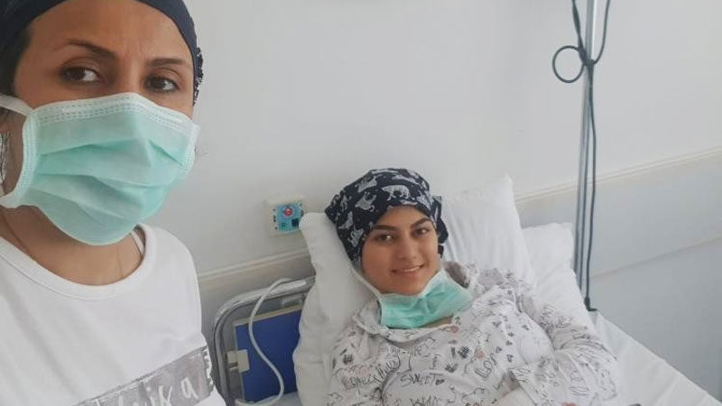 Bursa'da yaşayan ve lenf kanseri teşhisi konan tıp öğrencisi Elif