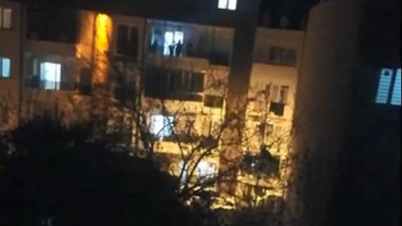 Yer: Bursa… Bütün ilçe o sesi arıyor Bursa’nın Mustafakemalpaşa ilçesinde dün akşam 22.30 sıralarında "Doymadım" şarkısını söyleyen