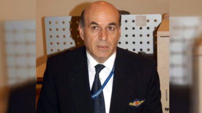 Emekli pilot koronavirüs nedeniyle hayatını kaybetti