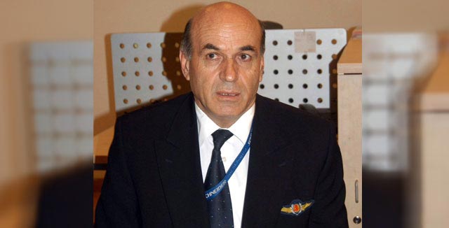 Emekli pilot koronavirüs nedeniyle hayatını kaybetti