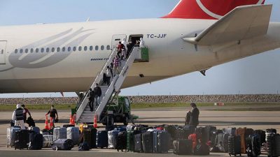 Rusya’daki 333 Türk vatandaşı Türkiye’ye getirildi