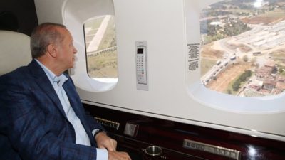 Erdoğan İstanbul’daki hastane inşaatlarını havadan inceledi