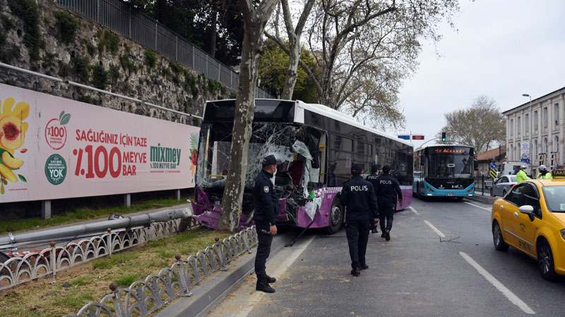 Zincirleme trafik kazası: 3 yaralı