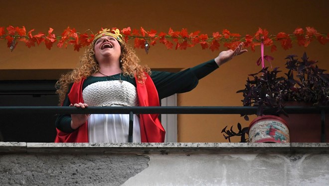 Şarkı söylemeyi de bıraktılar!