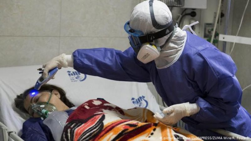 Bilim insanları, İngiltere Ulusal Sağlık Sistemi’nin (NHS) yeni temas takibi