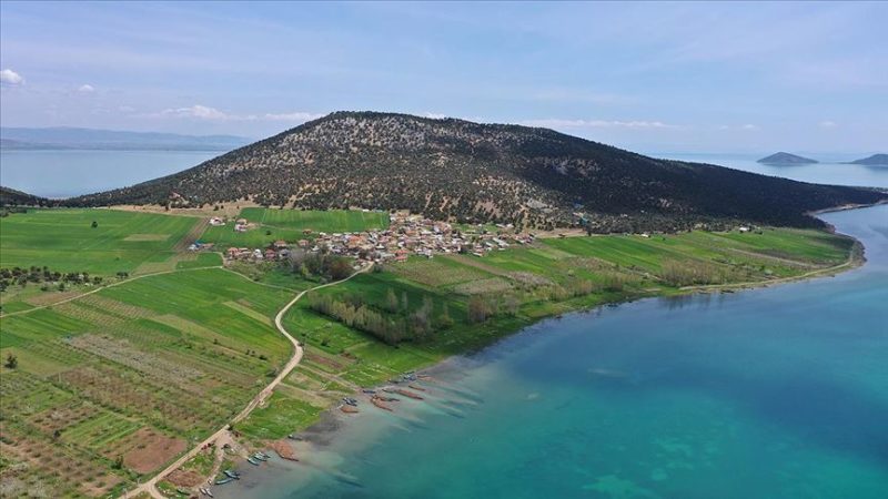 Türkiye’de tek! Gölün ortasındaki adada virüsten izole yaşam Türkiye'nin yerleşim yeri bulunan tek göl adası olma özelliği taşıyan