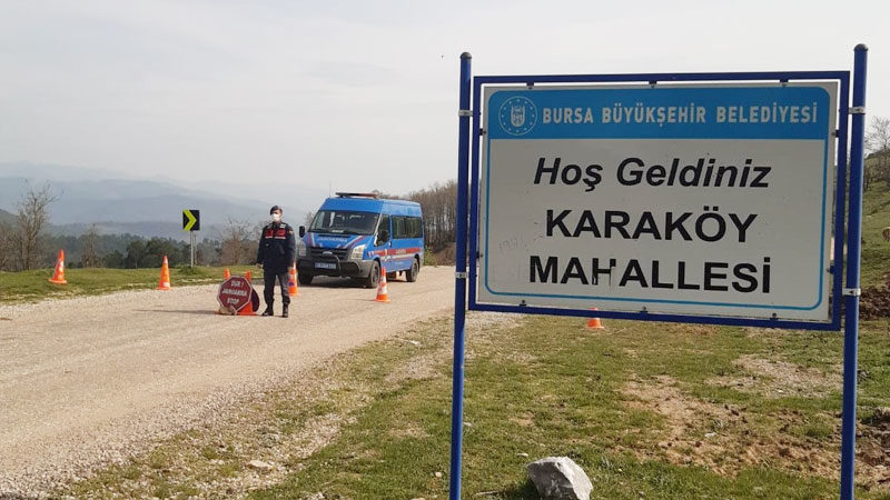 Bursa'nın Mustafakemalpaşa ilçesine bağlı kırsal Karaköy Mahallesi, koronavirüs tedbirleri kapsamında