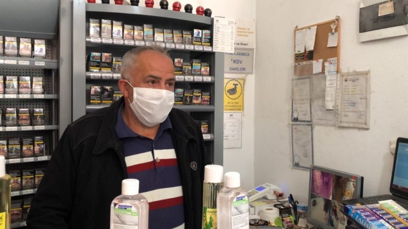 Bursa’da bir hayırsever veresiye borçlarını ödedi Bursa’da ismi öğrenilemeyen bir hayırsever farklı noktalardaki marketlere giderek vatandaşların