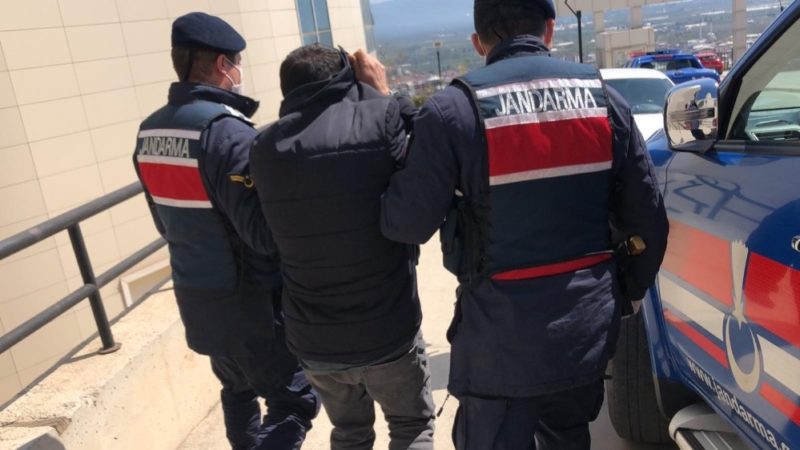 Bursa’da kan donduran cinayet! Bursa’nın Orhangazi ilçesinde bir kişi öldürüldükten sonra çuvala konulup otoyol