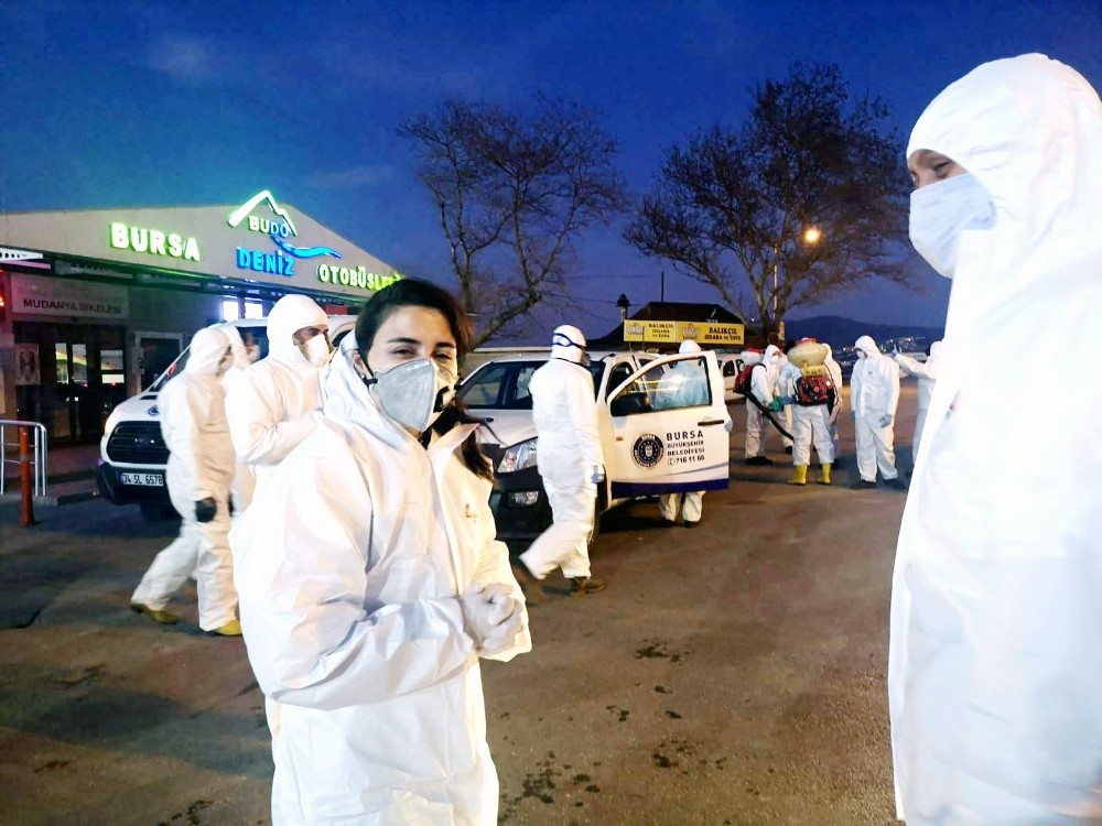 Büyükşehir’in dezenfektan ordusu Mudanya’da Büyükşehir’in dezenfektan ordusu Mudanya’da