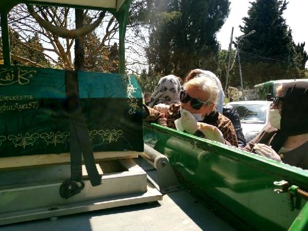 Nur Yerlitaş’a son görev… Vasiyeti yerine getirildi… Nur Yerlitaş’a son görev… Vasiyeti yerine getirildi…