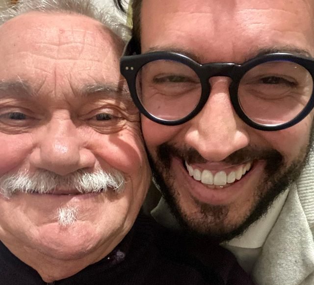 Ünlü şef yıkıldı… Babasını kaybetti… Ünlü şef yıkıldı… Babasını kaybetti…