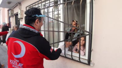 Türk Kızılay’ından evlere iftar… Türk Kızılay’ından evlere iftar…