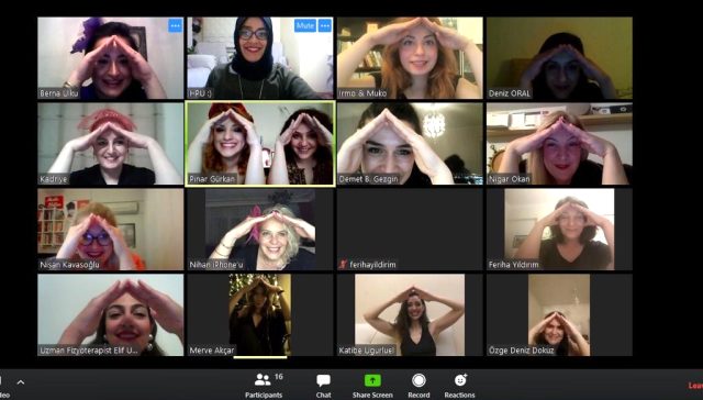 Polis görünce şaşırdı… Online kına gecesi… Polis görünce şaşırdı… Online kına gecesi…