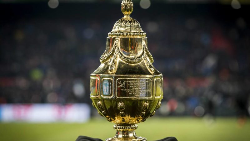 Hollanda futbolda kararını verdi… Tamam mı devam mı? Hollanda Kraliyet Futbol Federasyonu (KNVB), Covid-19 salgını nedeniyle sezonun sona