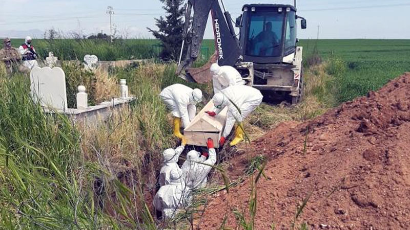 Dün koronavirüsten öldü, geçen yıl yaptığı paylaşım şaşırttı Dün koronavirüsten öldü, geçen yıl yaptığı paylaşım şaşırttı