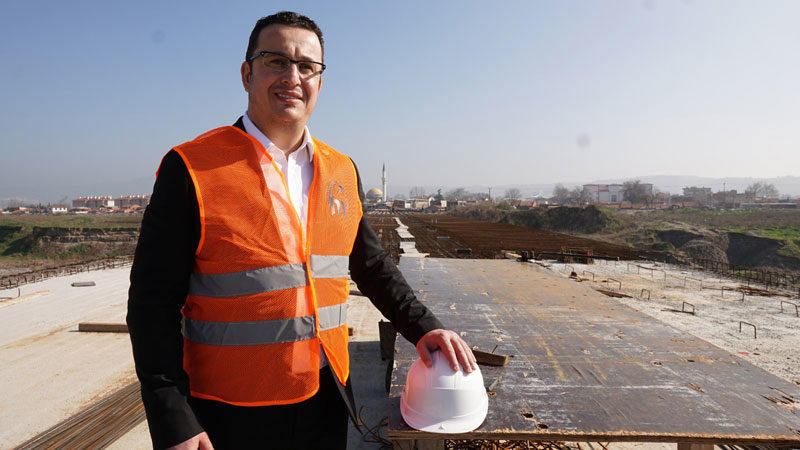 Başkan Kanar, birinci yılında tarihe geçti Mustafakemalpaşa'da 50 yıllık kanserojen madde içeren boruların yerine 216 kilometrelik