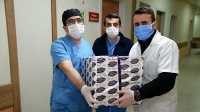 Hacı Hasan Oğulları’ndan sağlık çalışanlarına ‘baklavalı’ destek