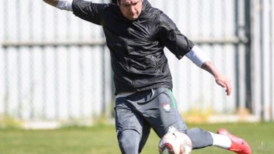 Bursaspor paylaştı… Seleznov sahaya indi…