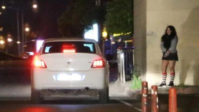 Saat 01.00… Yasak da durduramadı! Fuhuş pazarlığı…