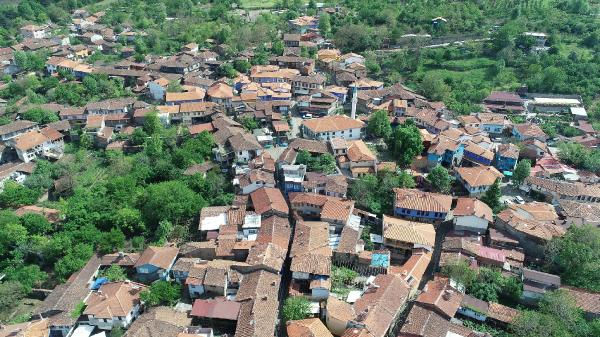 Koronavirüs Bursa’nın 700 yıllık köyünü de vurdu