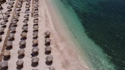 Salgın sırasında denize ve havuza girmek güvenli mi? İşte cevabı