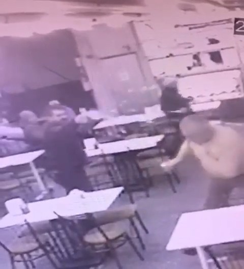 Bursa’da 5 el ateş edip 2 kişiyi vuran sanık: ‘Her şey 5 dakikada oldu’ Bursa’da 5 el ateş edip 2 kişiyi vuran sanık: ‘Her şey 5 dakikada oldu’