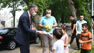 Çocukların maskeleri Başkan amcadan