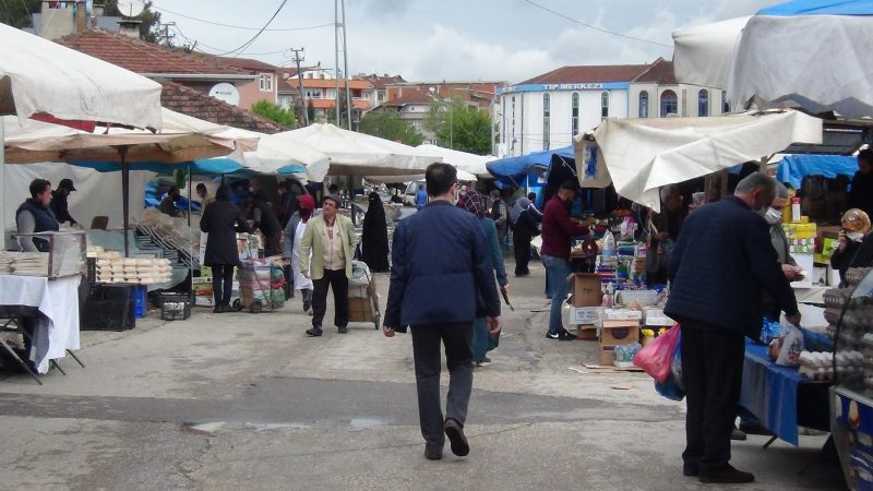 Bakanlık duyurdu; Pazarlarda o yasaklar kalkıyor… İçişleri Bakanlığı'nın genelgesi ile koronavirüs tedbirleri kapsamında daha önce il,