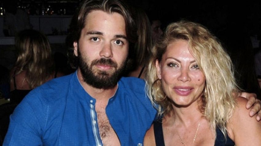 Kendisinden 10 yaş küçük eşiyle yatak pozu verdi!