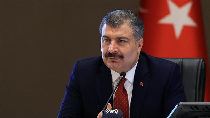 Bakan Koca’dan açıklama var; YARIN BÜYÜK GÜN… Sağlık Bakanı Fahrettin Koca, sosyal medya hesabından, yarın dışarı çıkacak