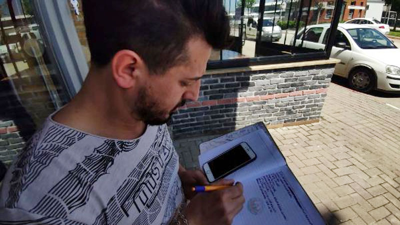 Tıraş randevusu için arayan müşterinin sözleri gülümsetti