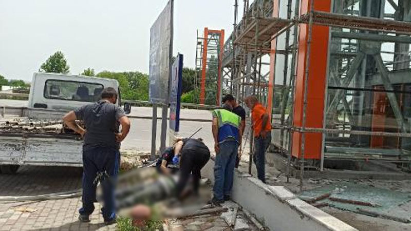 Bursa’da işçinin acı ölümü Bursa’da yapımı devam eden üstgeçit inşaatında çalışırken elektrik akımına kapılarak