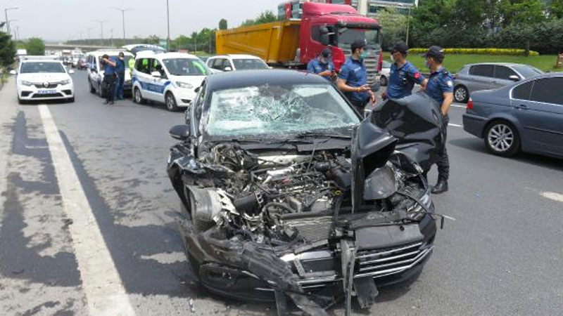 Bursalı vekil kaza yaptı