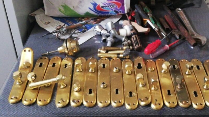 İznik’te bağ evinden hırsızlık yapan U.U. (31) çaldığı malzemelerle birlikte